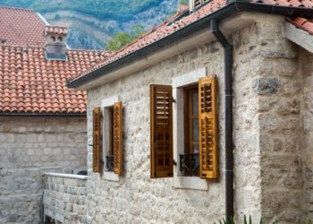 Coronavirus : si riduce il rischio di contagio avendo porte e finestre aperte?