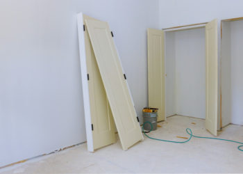 Come alzare le porte interne