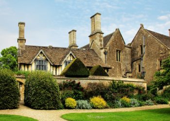 Tre soluzioni per coprire uno spazio esterno