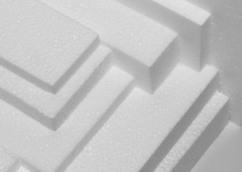 Perché il polistirolo espanso è la scelta migliore per realizzare scenografie, scritte ed insegne
