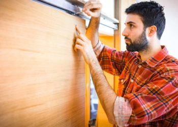 Come si monta una porta