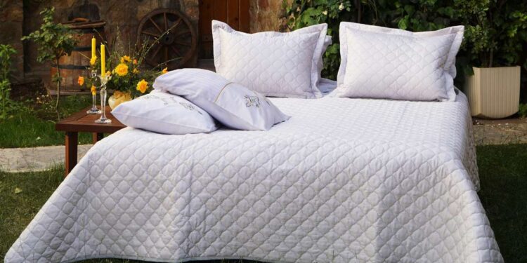 Come scegliere le lenzuola in base allo stile di arredamento della casa