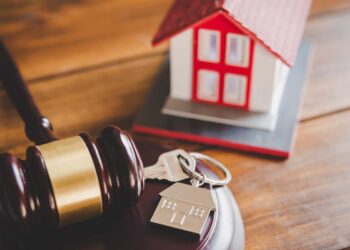 Diritto Immobiliare: Perché Collaborare con un Avvocato Specializzato in Immobili?