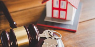 Diritto Immobiliare: Perché Collaborare con un Avvocato Specializzato in Immobili?