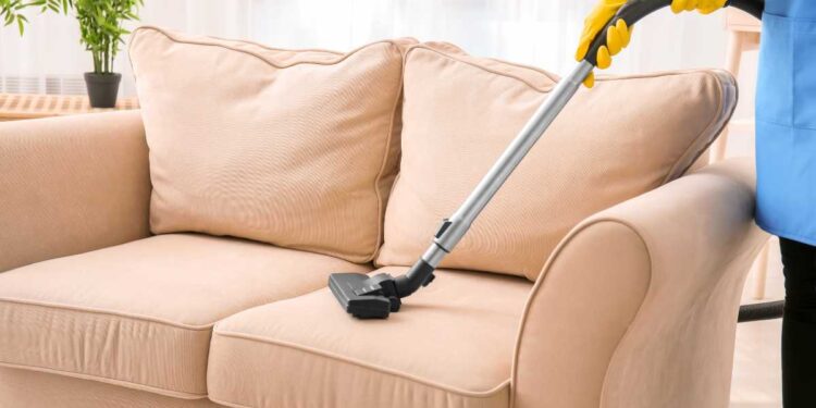 Come pulire un divano: Guida pratica e curiosa