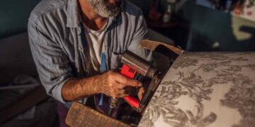 Guida al restauro di una vecchia poltrona: Rinnova il tuo arredamento con stile